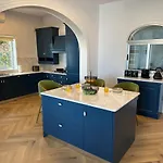 With Views Parking Ac Villa *