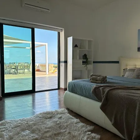 With Views Parking Ac וילה
