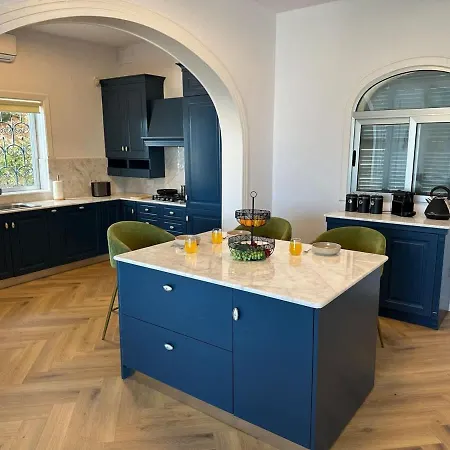 With Views Parking Ac Villa *