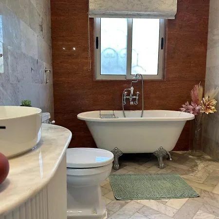 Villa With Views Parking Ac *