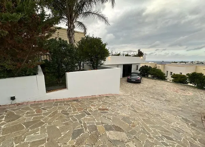 With Views Parking Ac Villa *