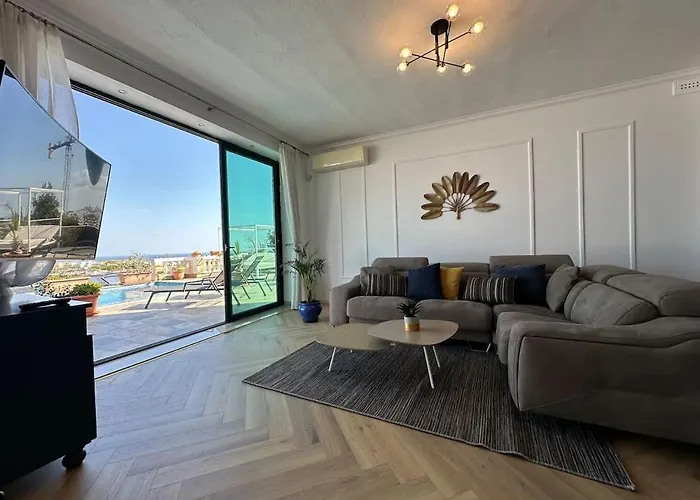 With Views Parking Ac * Mellieħa